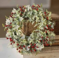 Berry Candle Ring - Winter Holly With Red Berries - 6in
