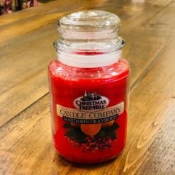 Christmas Tree Hill Candle - Mandarin Cranberry - 26oz