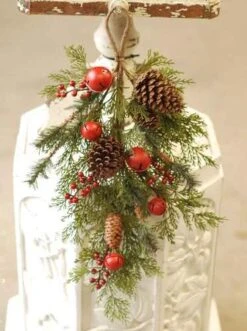 Jingle Pine Teardrop Swag - 26 Inch